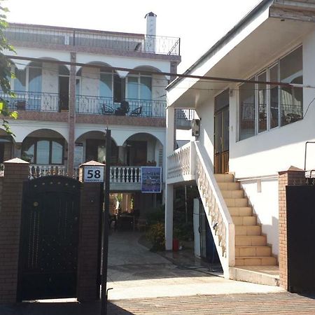Merab House Batum Dış mekan fotoğraf